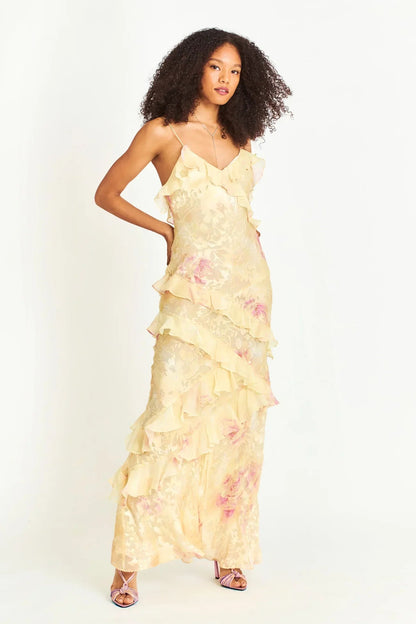 Gracefully Styled Dress for Any Occasion