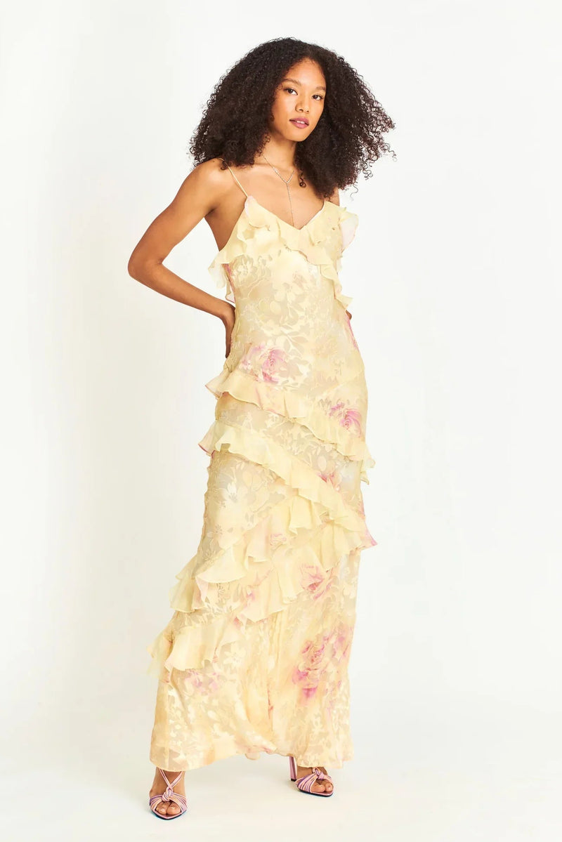 Gracefully Styled Dress for Any Occasion
