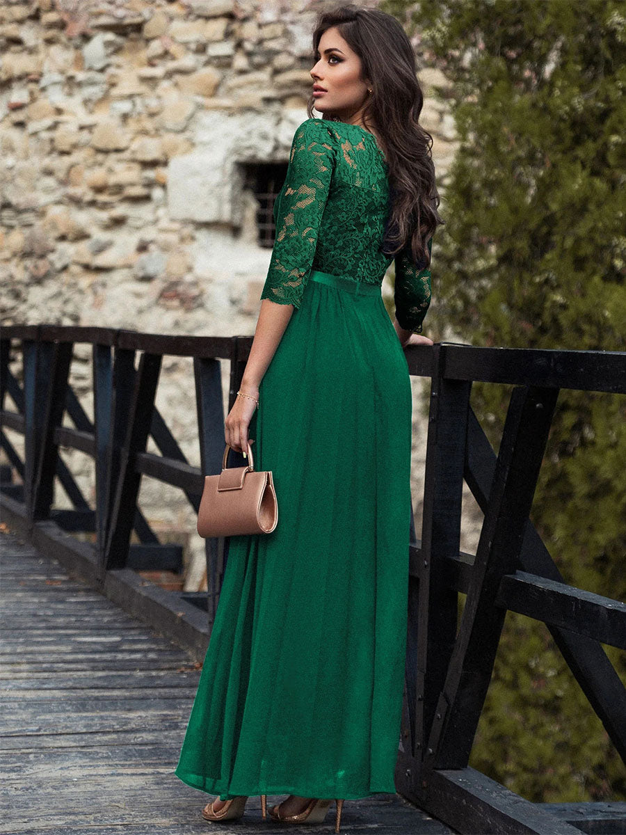 Classic Vintage Dress with a Flattering Fit