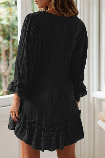 Effortlessly Elegant Dress with a Timeless Design