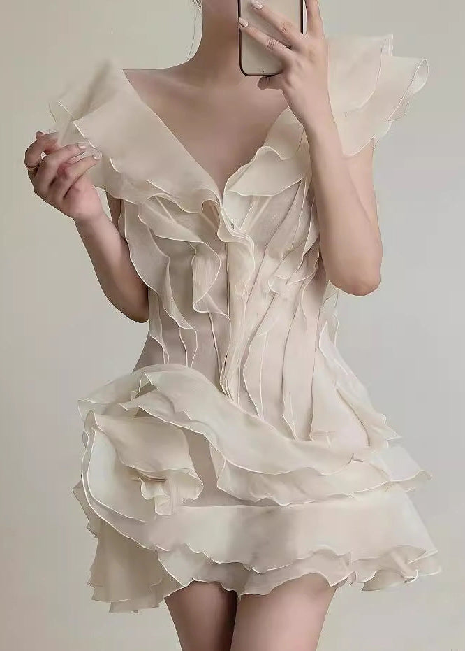 Effortlessly Elegant Dress with a Timeless Design