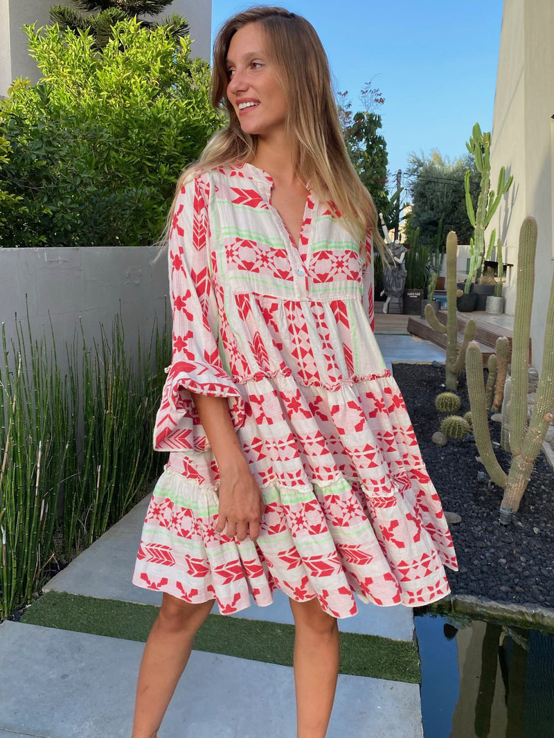 Classic Vintage Dress with a Flattering Fit