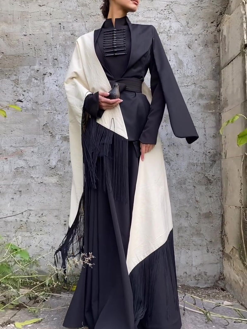 Beautifully Finished Dress in a Timeless Design