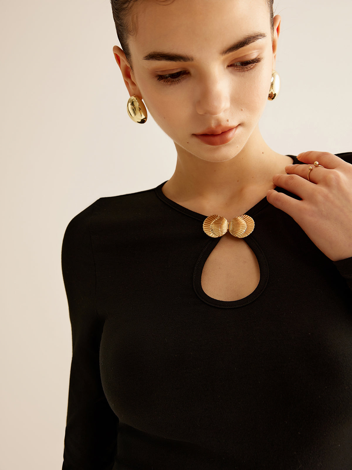 Gracefully Styled Dress for Any Occasion