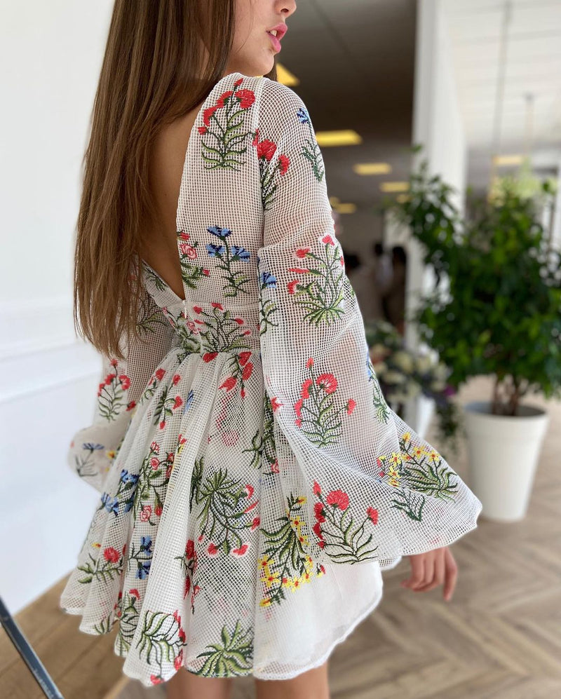 Well Tailored Dress with a Graceful Silhouette