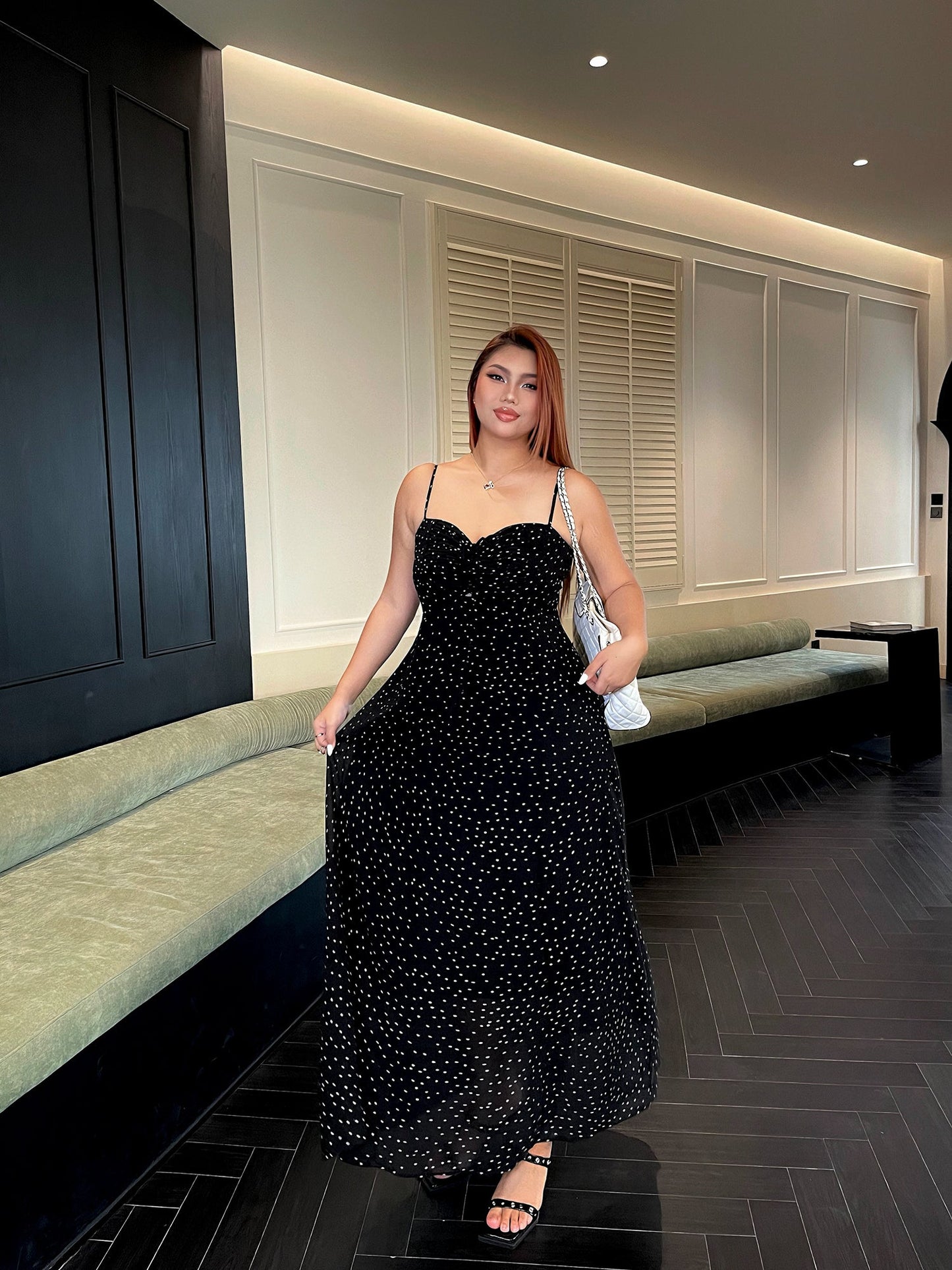 Classic Vintage Dress with a Flattering Fit