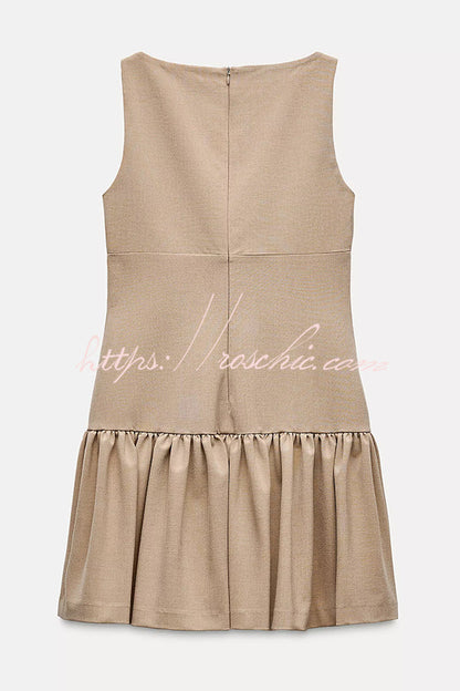Gracefully Styled Dress for Any Occasion
