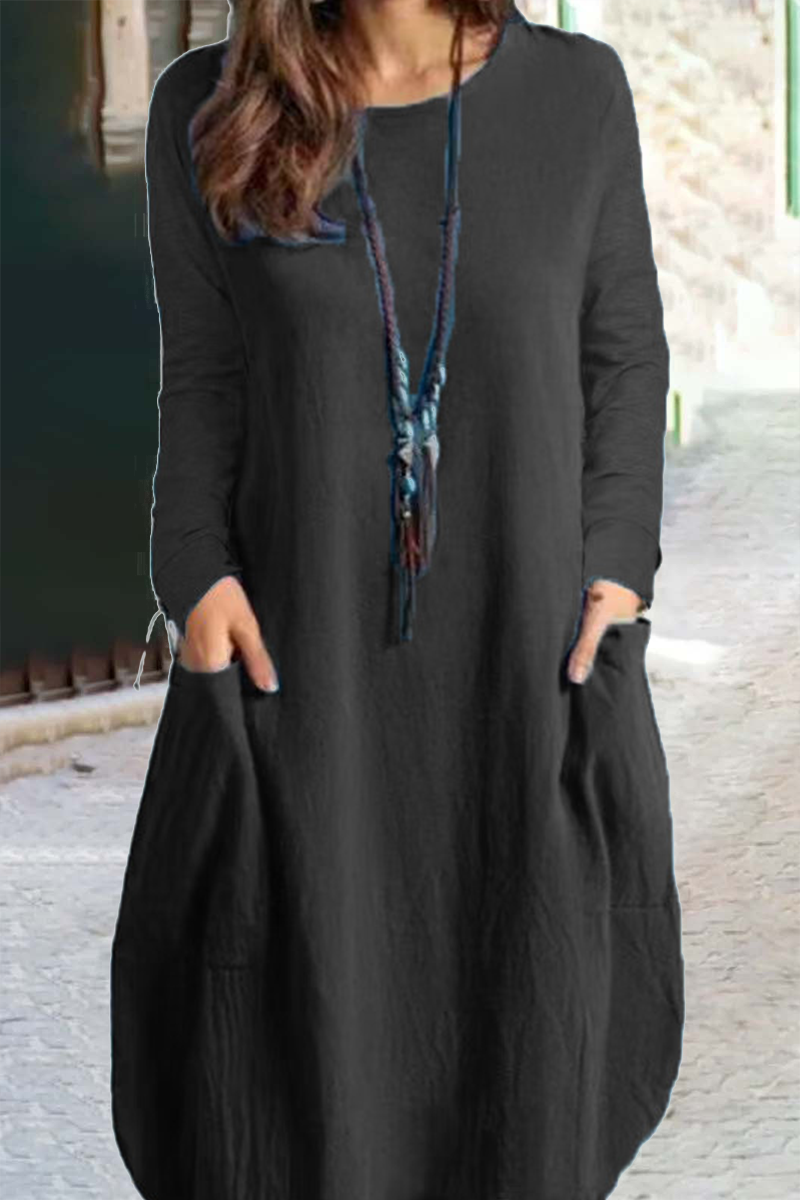 Classic Vintage Dress with a Flattering Fit