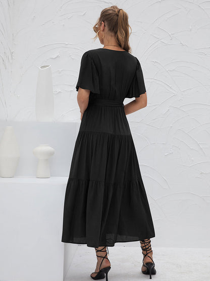 Effortlessly Elegant Dress with a Timeless Design
