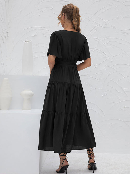 Effortlessly Elegant Dress with a Timeless Design