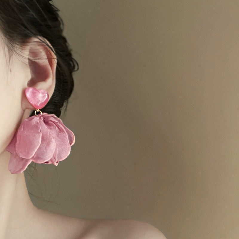 Charming Earring for Any Occasion