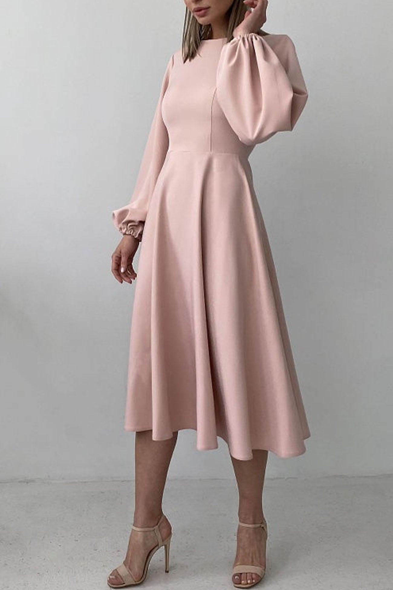 Classic Vintage Dress with a Flattering Fit