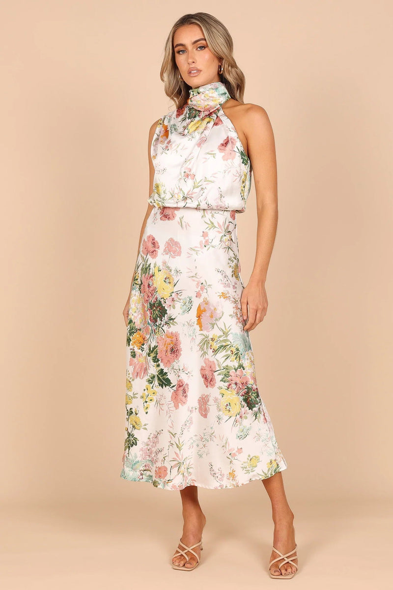 Sophisticated Dress with a Clean Classic Look