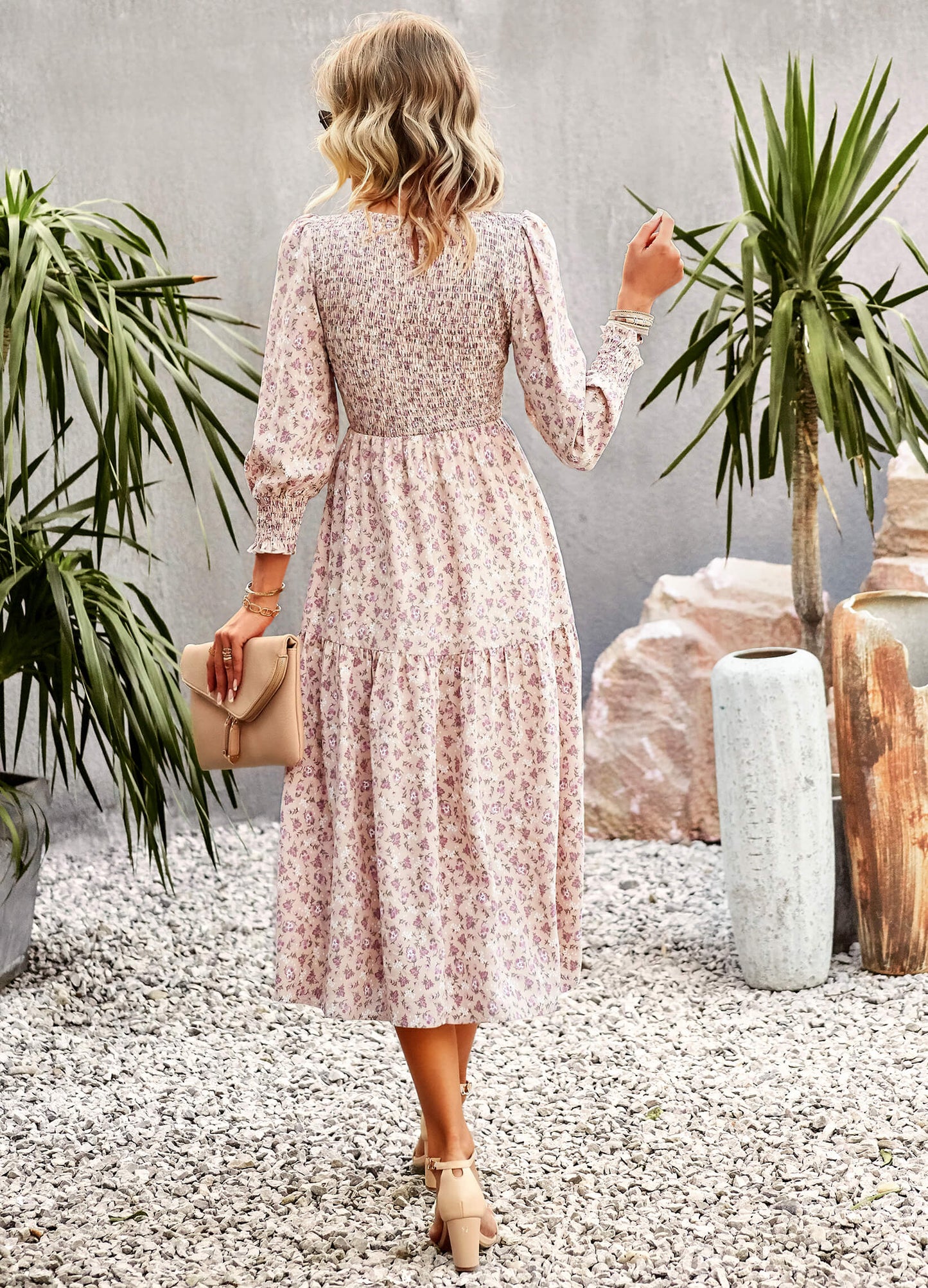 Well Tailored Dress with a Graceful Silhouette