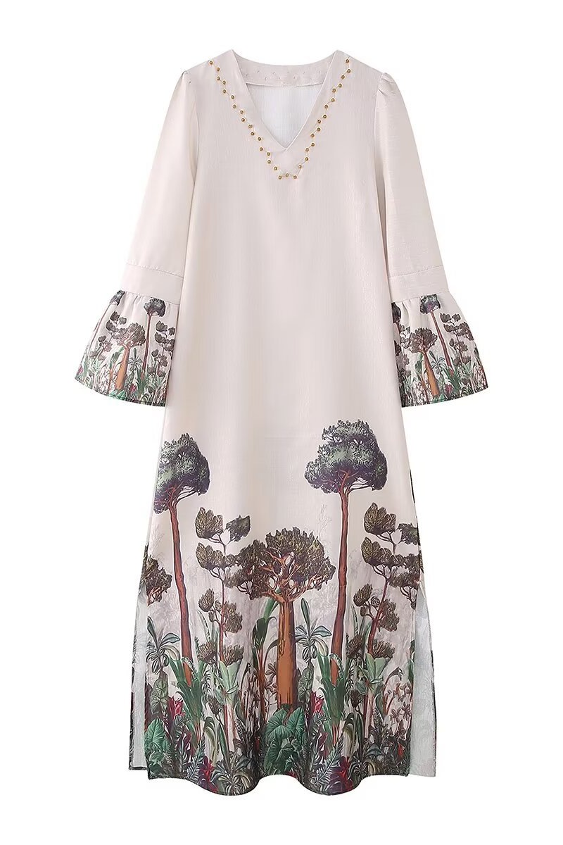 Beautifully Finished Dress in a Timeless Design