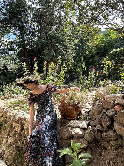 Classic Vintage Dress with a Flattering Fit