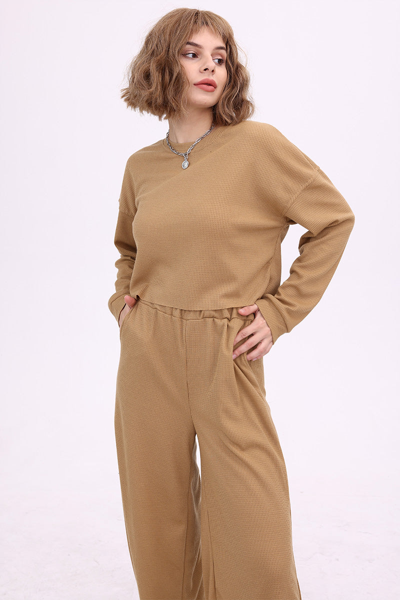 Well Tailored Pullover with a Graceful Silhouette