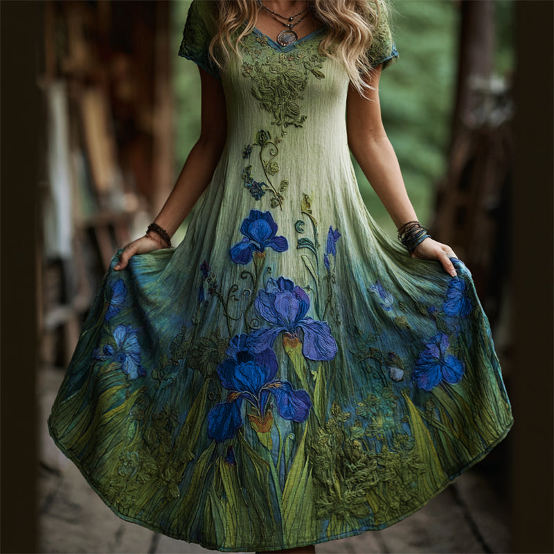 Beautifully Finished Dress in a Timeless Design