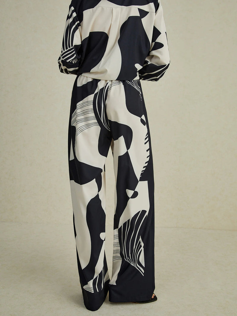 Sophisticated Pants with a Clean Classic Look