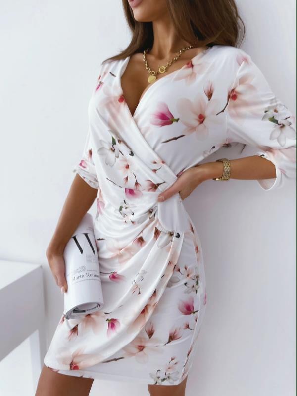 Well Tailored Dress with a Graceful Silhouette