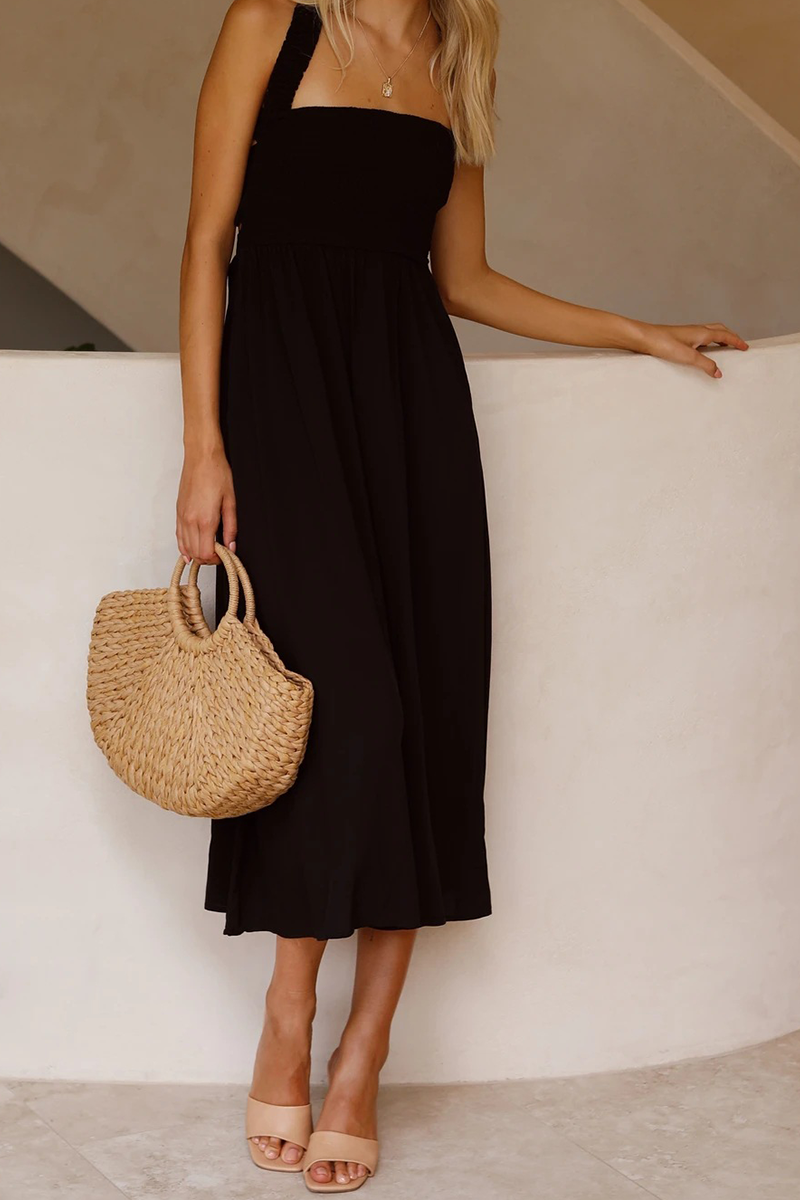 Effortlessly Elegant Dress with a Timeless Design