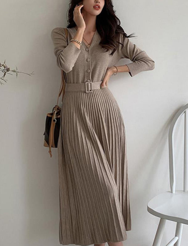 Well Tailored Dress with a Graceful Silhouette