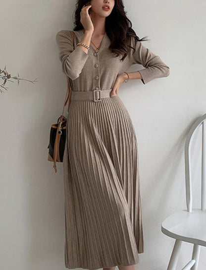 Well Tailored Dress with a Graceful Silhouette