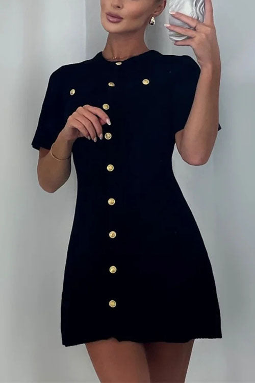 Beautifully Finished Dress in a Timeless Design