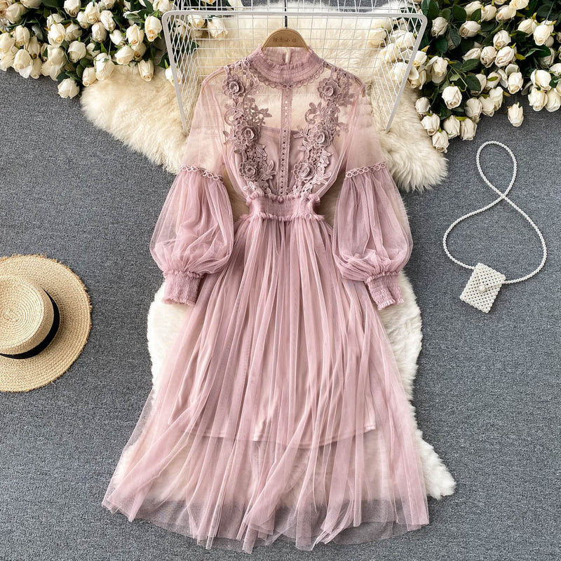 Well Tailored Dress with a Graceful Silhouette