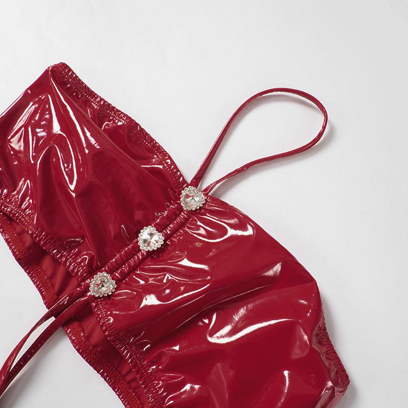 Beautifully Finished Garment in a Timeless Design