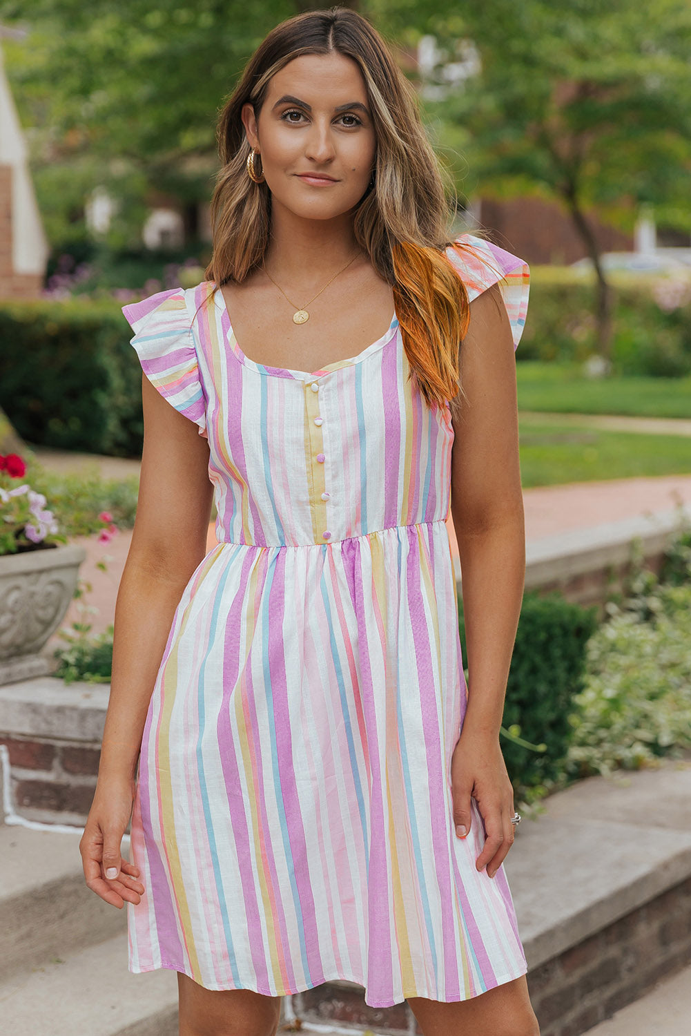 Beautifully Finished Dress in a Timeless Design