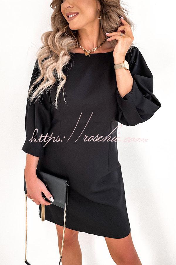 Effortlessly Elegant Dress with a Timeless Design