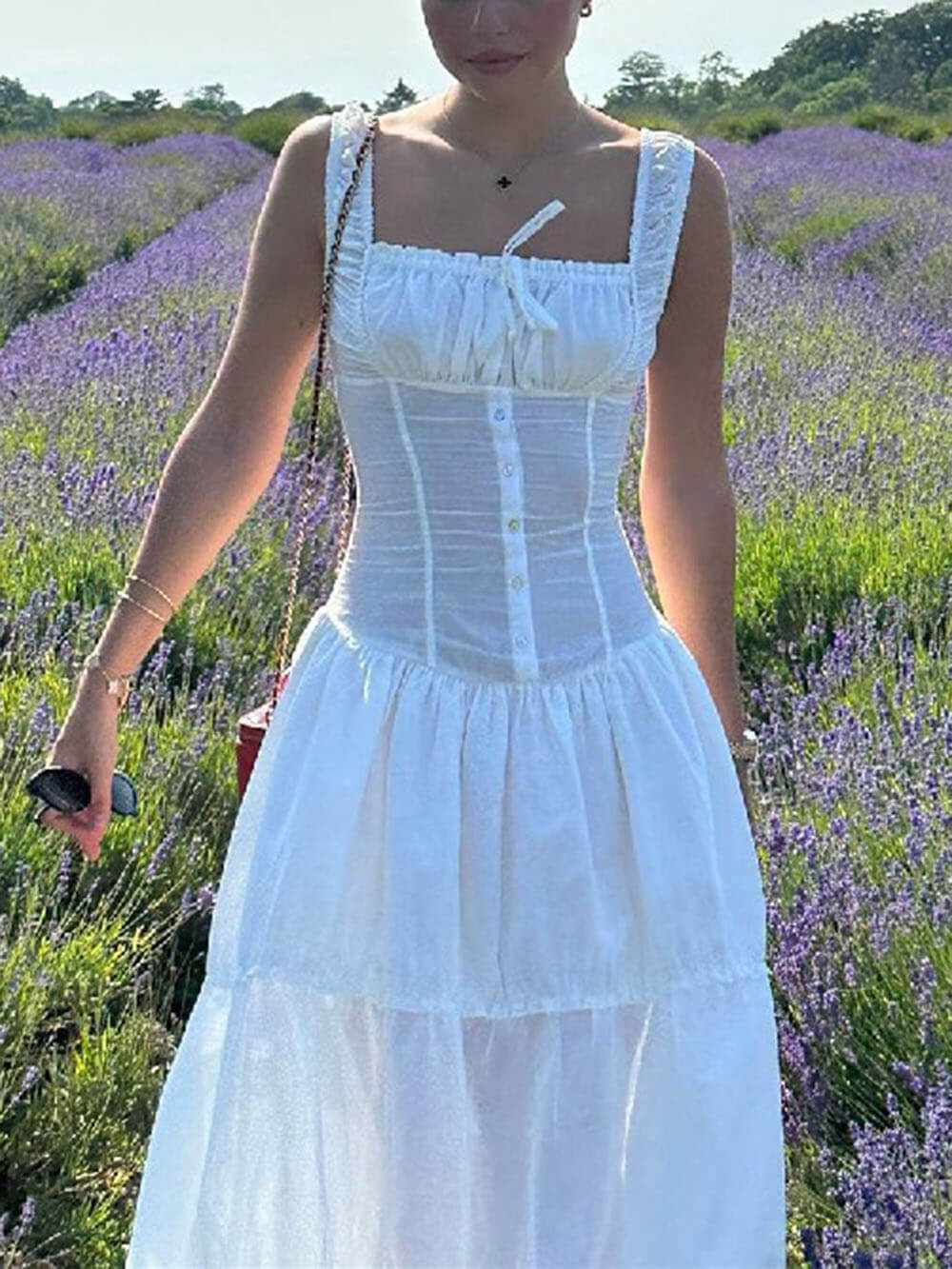 Well Tailored Dress with a Graceful Silhouette