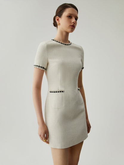 Effortlessly Elegant Dress with a Timeless Design