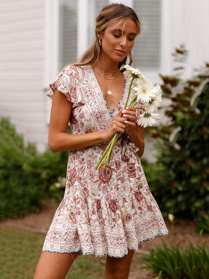 Beautifully Finished Dress in a Timeless Design