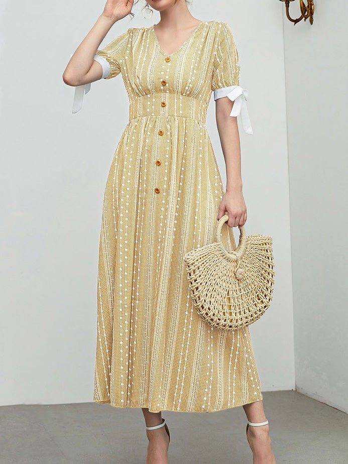 Effortlessly Elegant Dress with a Timeless Design