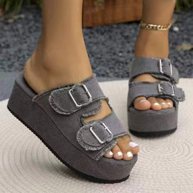 Graceful Orthopedic Sandals for Modern Look