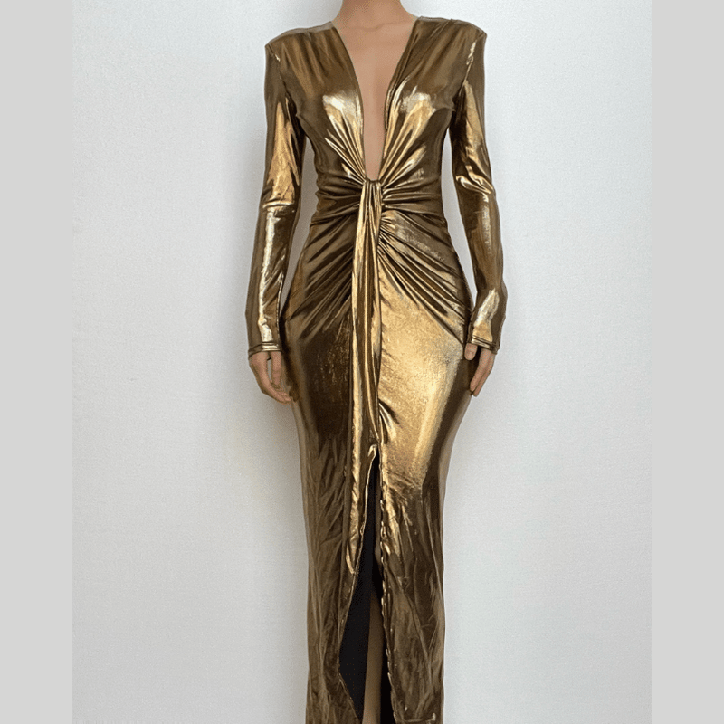 Well Tailored Dress with a Graceful Silhouette