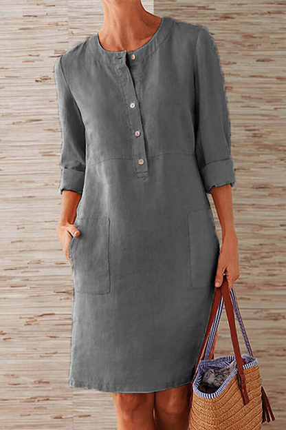 Effortlessly Elegant Dress with a Timeless Design