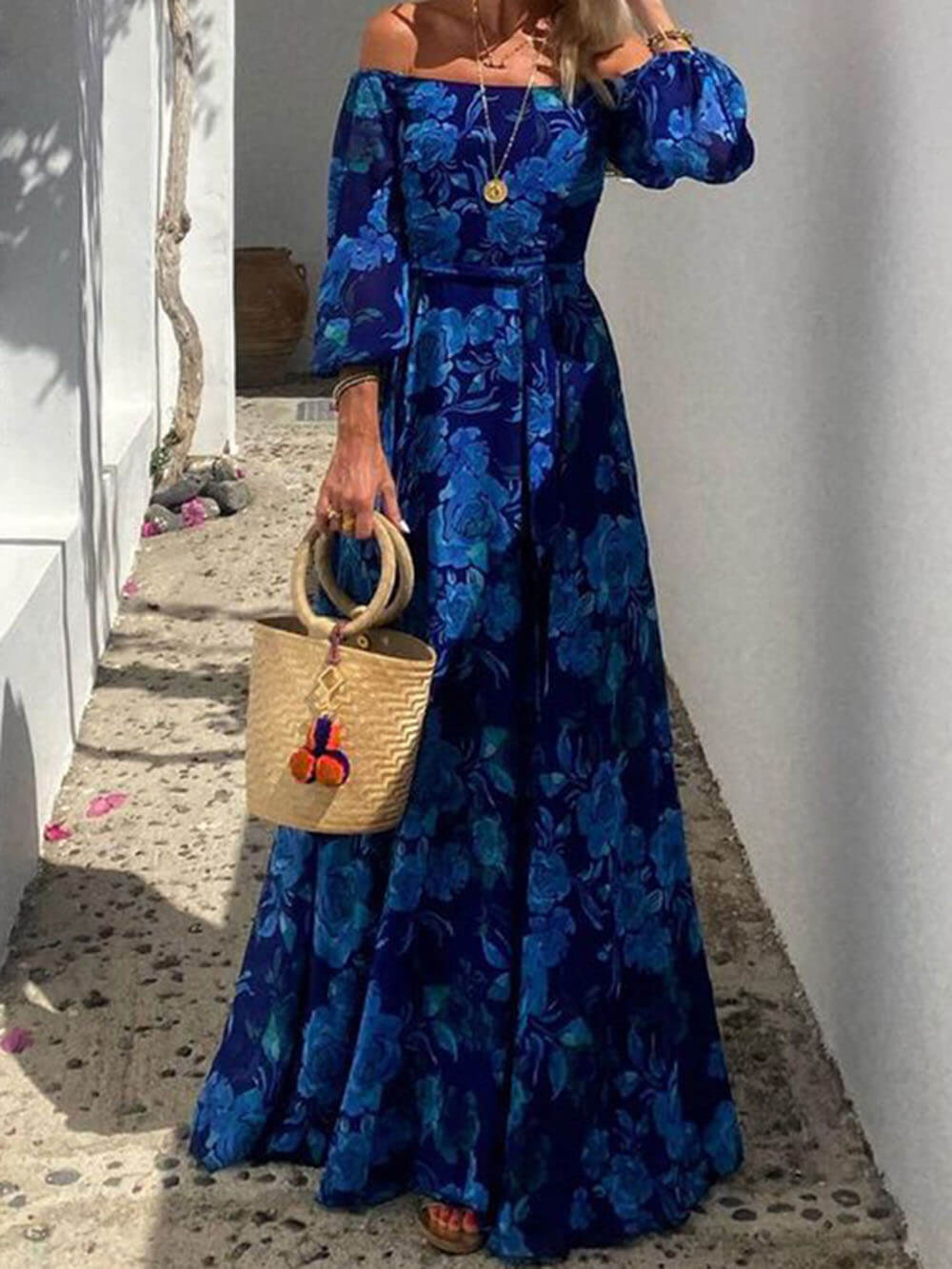 Gracefully Styled Dress for Any Occasion