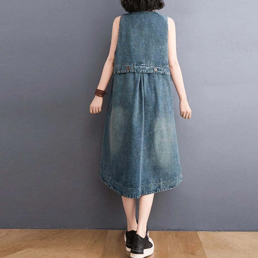 Effortlessly Elegant Dress with a Timeless Design
