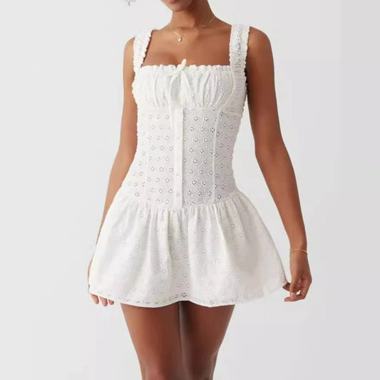 Effortlessly Elegant Dress with a Timeless Design
