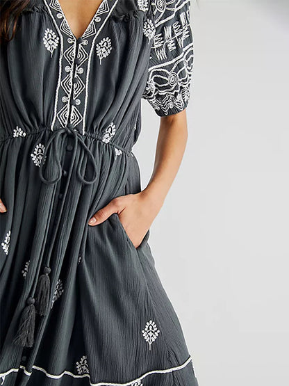 Classic Vintage & Enduringly Stylish Dress
