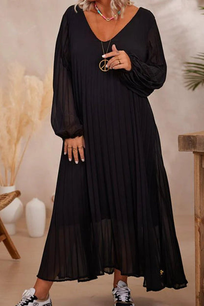 Well Tailored Dress with a Graceful Silhouette