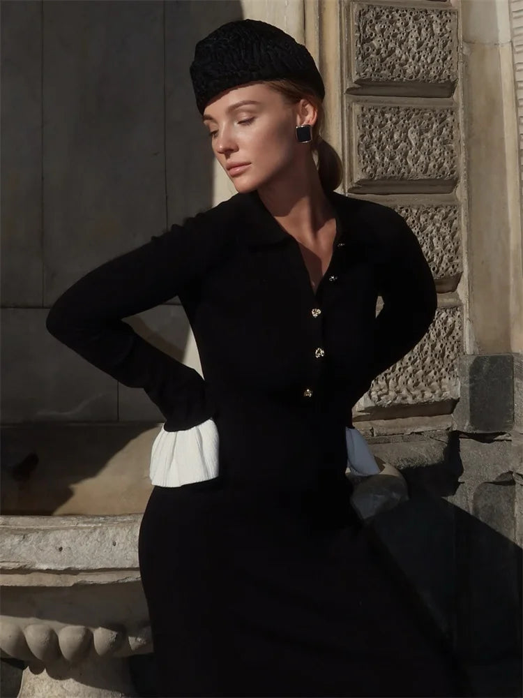 Classic Vintage Dress with a Flattering Fit