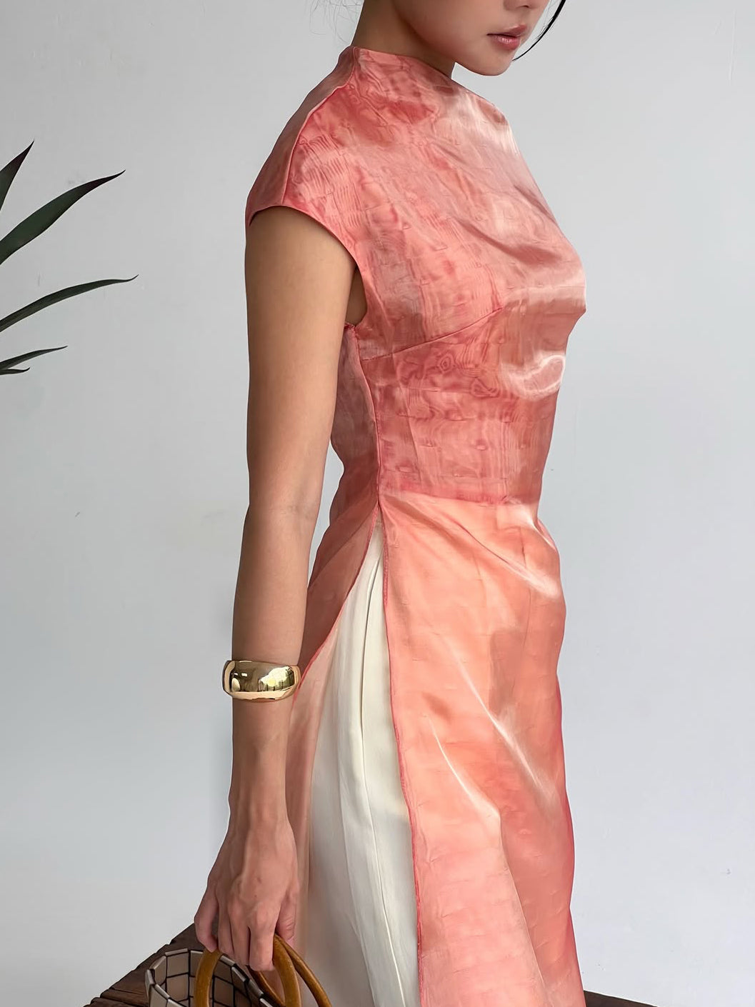 Sophisticated Blouse with a Clean Classic Look