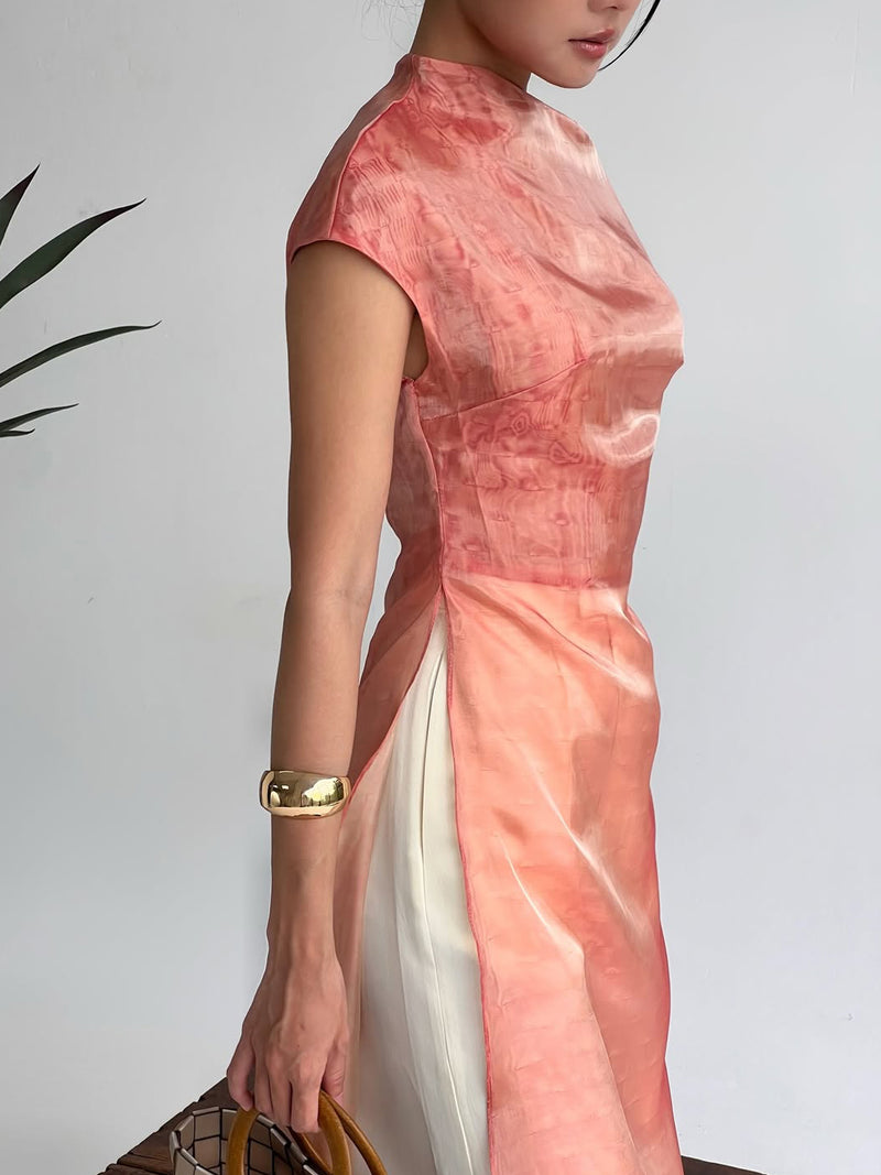 Sophisticated Blouse with a Clean Classic Look