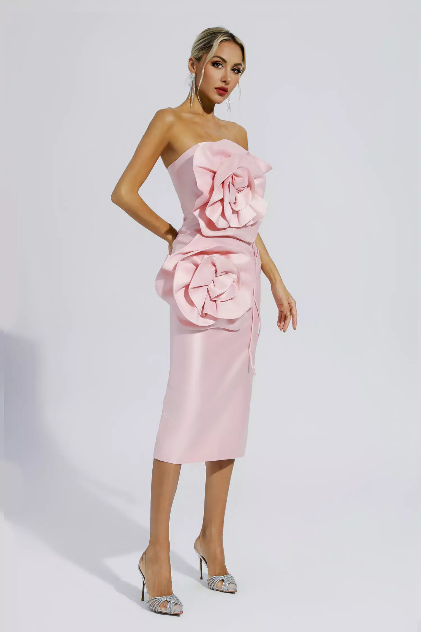Classic Vintage Dress with a Flattering Fit