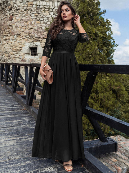 Classic Vintage Dress with a Flattering Fit