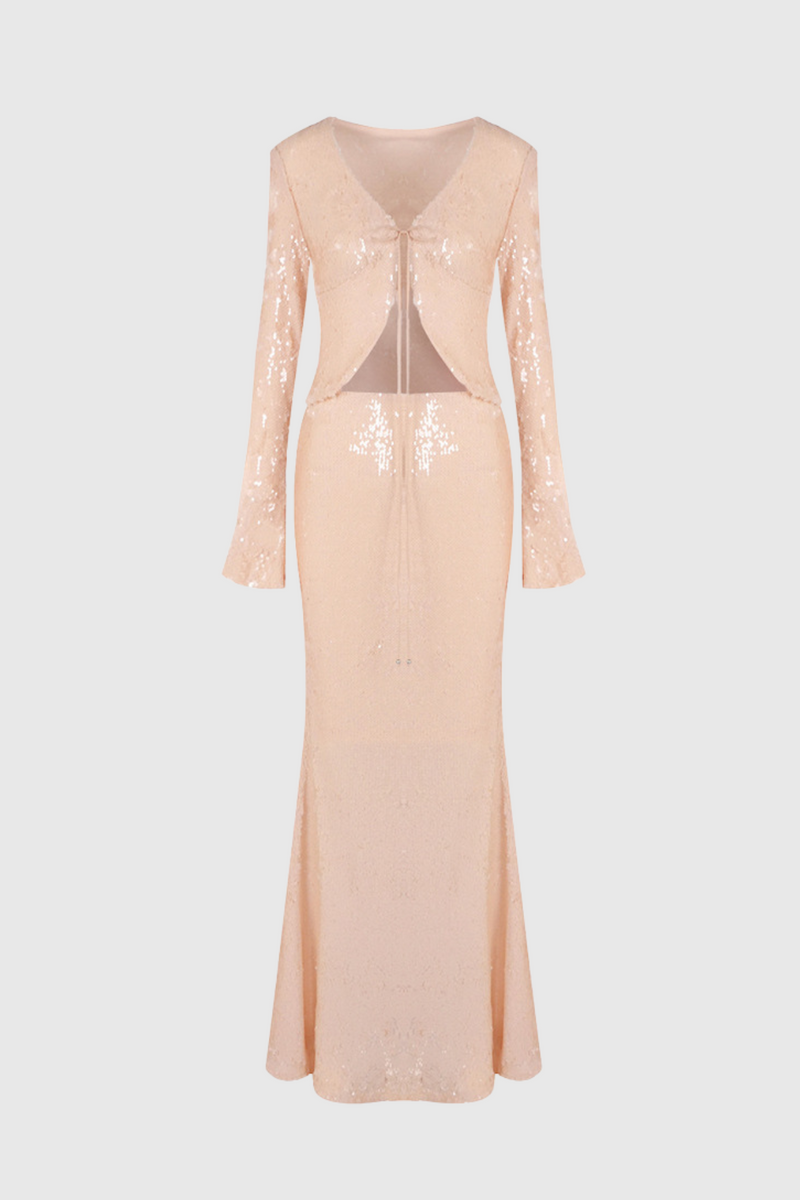 Well Tailored Garment with a Graceful Silhouette